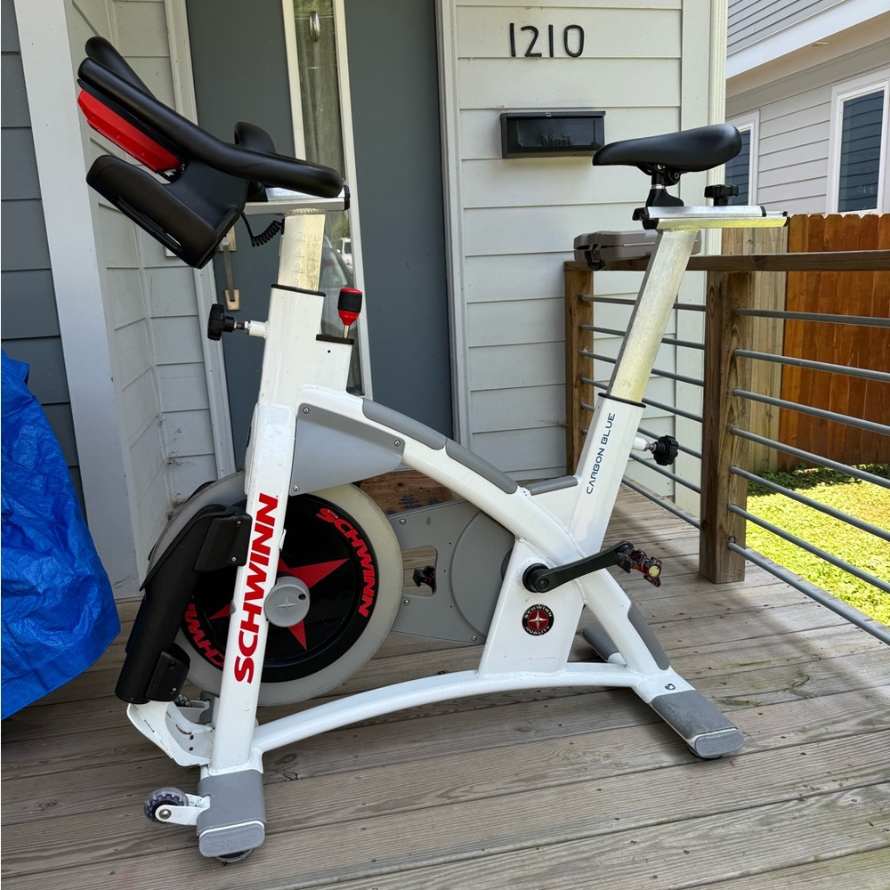 Schwinn AC Performance Bike White and Gray
